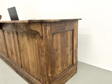 Grand comptoir de commerce ancien en pin massif, vue 9