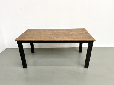 Table à manger années 70 piétement métal, vue 2