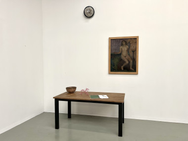 Table à manger années 70 piétement métal, vue 5