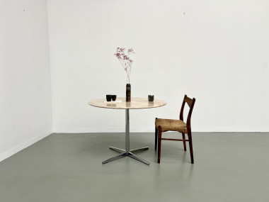 Table à manger ronde en travertin, circa 1970., vue 2