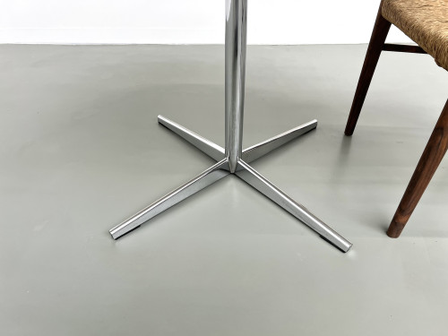 Table à manger ronde en travertin, circa 1970., vue 9