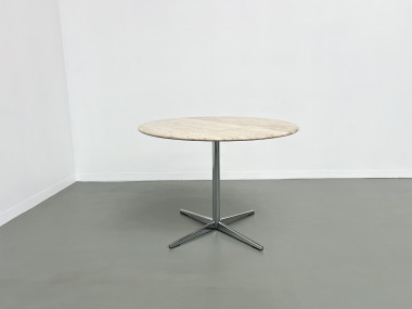 Table à manger ronde en travertin, circa 1970., vue 15