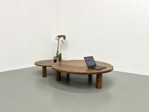 Duo de grandes tables basses modernistes tripodes, vue 2