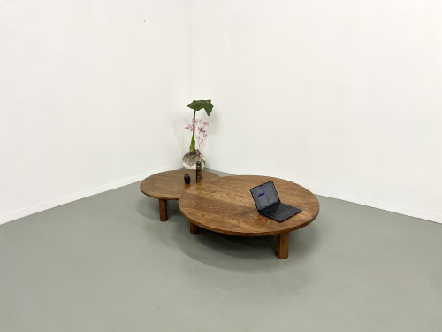 Duo de grandes tables basses modernistes tripodes, vue 3