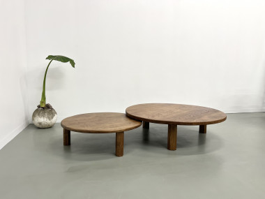 Duo de grandes tables basses modernistes tripodes, vue 4