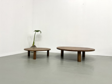 Duo de grandes tables basses modernistes tripodes, vue 5