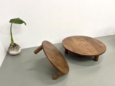 Duo de grandes tables basses modernistes tripodes, vue 14