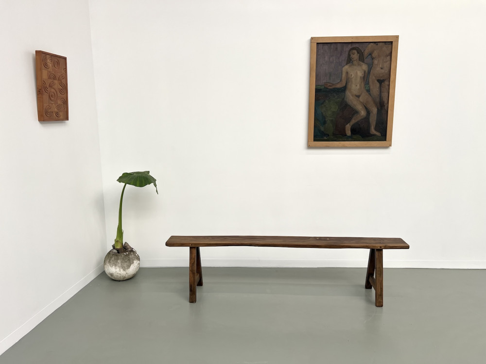 Banc ancien en noyer massif, vue 1