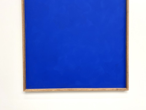 Grand tableau contemporain bleu Klein, vue 3