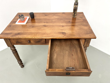 Bureau en pin aux pieds tournés, années 1900, vue 10