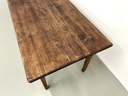 Grande table de ferme en pin massif aux pieds fuseaux, vue 12