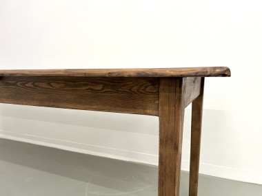 Grande table de ferme en pin massif aux pieds fuseaux, vue 16