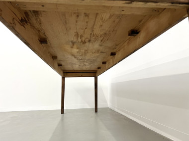 Grande table de ferme en pin massif aux pieds fuseaux, vue 18