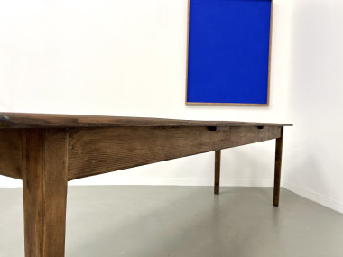 Grande table de ferme en pin massif aux pieds fuseaux, vue 22