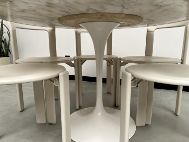 Table ronde Florence Knoll, plateau marbre et piétement tulipe, circa 1960, Eero Saarinen, vue 19