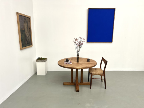 Table en pin ronde "Les Arcs - 1970", vue 2