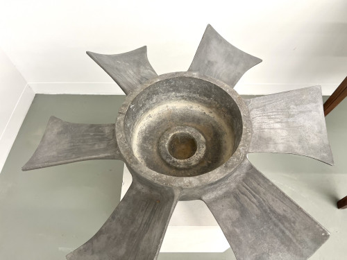 Vase hélicoïdal des années 50 en fonte d'alu, vue 7
