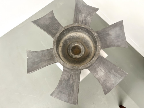 Vase hélicoïdal des années 50 en fonte d'alu, vue 11