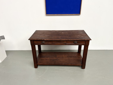 Petite table drapière en pin des années 50, vue 1