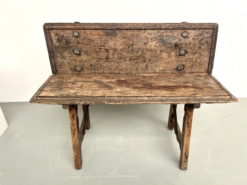 Petit banc brutaliste en chêne du XIXème, vue 6
