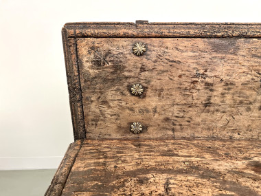 Petit banc brutaliste en chêne du XIXème, vue 7