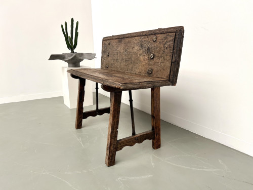 Petit banc brutaliste en chêne du XIXème, vue 10