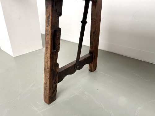 Petit banc brutaliste en chêne du XIXème, vue 12