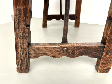 Petit banc brutaliste en chêne du XIXème, vue 17
