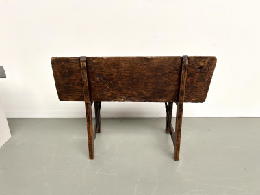 Petit banc brutaliste en chêne du XIXème, vue 18