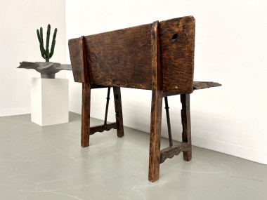 Petit banc brutaliste en chêne du XIXème, vue 23