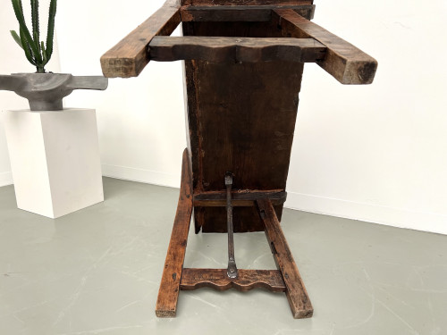 Petit banc brutaliste en chêne du XIXème, vue 25