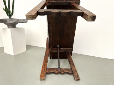 Petit banc brutaliste en chêne du XIXème, vue 25