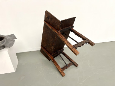 Petit banc brutaliste en chêne du XIXème, vue 26
