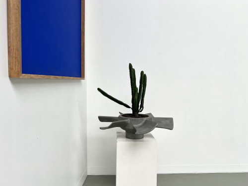 Vase hélicoïdal des années 50 en fonte d'alu, vue 1