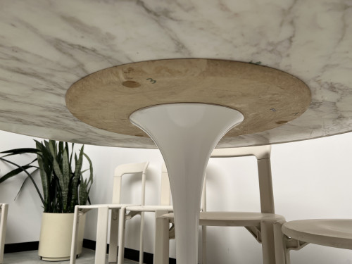Table ronde Florence Knoll, plateau marbre et piétement tulipe, circa 1960, Eero Saarinen, vue 22