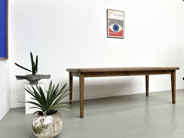 Table de ferme en chêne massif aux pieds fuseaux, vue 3