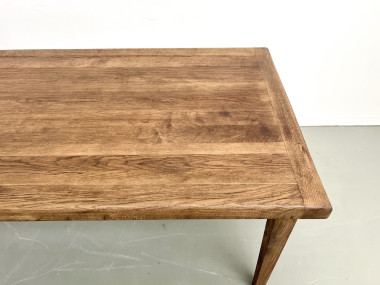 Table de ferme en chêne massif aux pieds fuseaux, vue 6