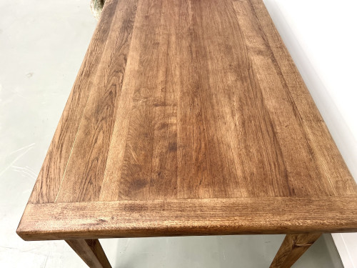 Table de ferme en chêne massif aux pieds fuseaux, vue 8
