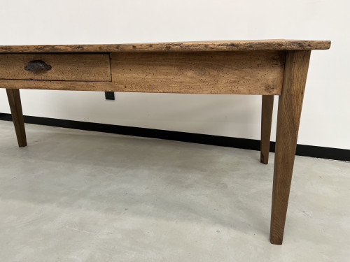 Table de ferme ancienne aux pieds fuseaux, XIXème siècle, vue 9