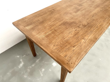 Table de ferme en chêne massif aux pieds fuseaux, vue 6