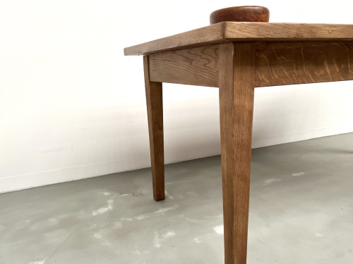 Table de ferme en chêne massif aux pieds fuseaux, vue 11