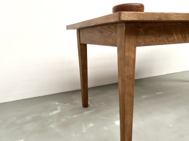 Table de ferme en chêne massif aux pieds fuseaux, vue 11