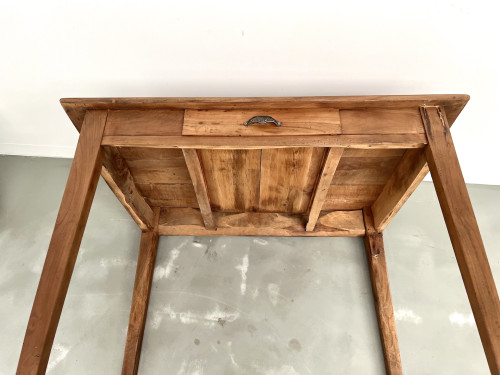Bureau en merisier massif, aux pieds fuseaux, vue 21