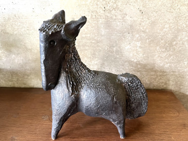 Sculpture en céramique émaillée noire signée Pouchain – Circa 1960, vue 3