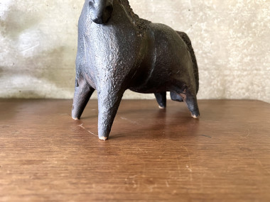 Sculpture en céramique émaillée noire signée Pouchain – Circa 1960, vue 6