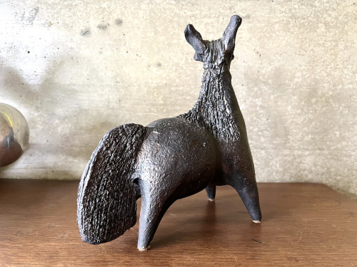 Sculpture en céramique émaillée noire signée Pouchain – Circa 1960, vue 11