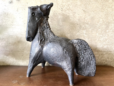Sculpture en céramique émaillée noire signée Pouchain – Circa 1960, vue 16