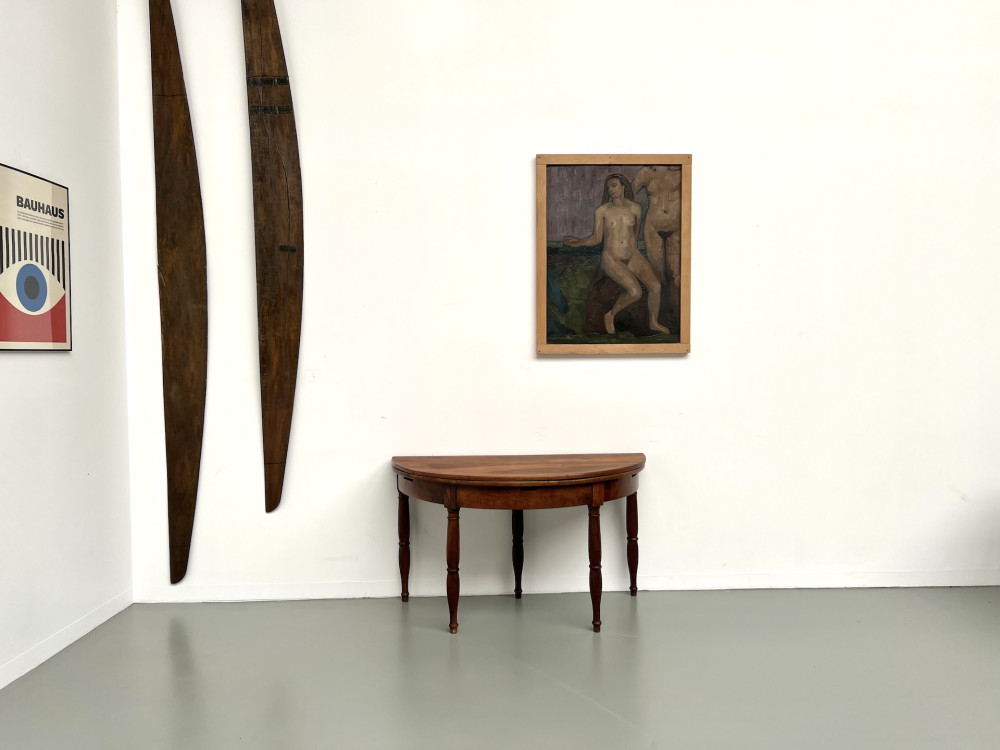 Table demi-lune en noyer massif, circa 1900, vue 1