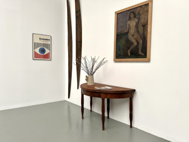 Table demi-lune en noyer massif, circa 1900, vue 11