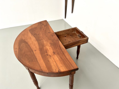 Table demi-lune en noyer massif, circa 1900, vue 15